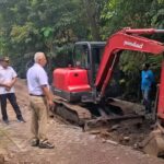 Ketua DPRD Cek Jalan dan Jembatan di Ngawi Ambrol Diterjang Cuaca Buruk